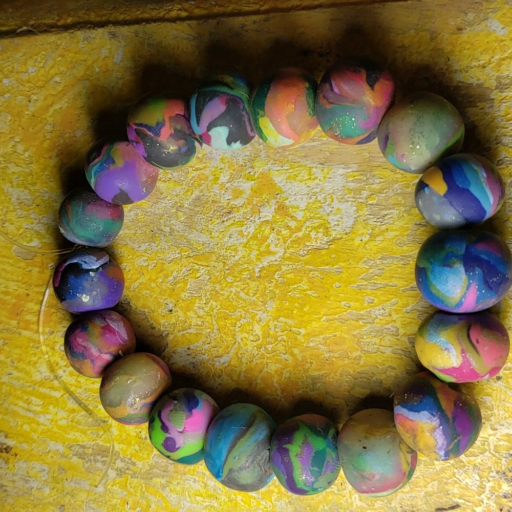 18 Hadmade Clay beads